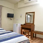 Elysso Hotell 2*