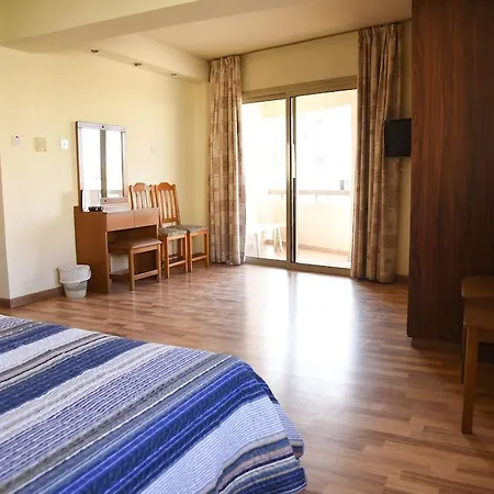 Elysso מלון לרנקה