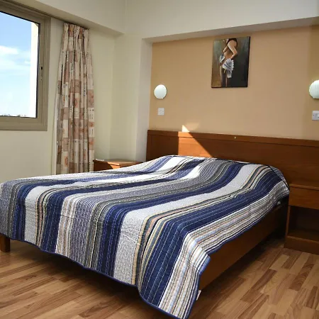 מלון Elysso לרנקה